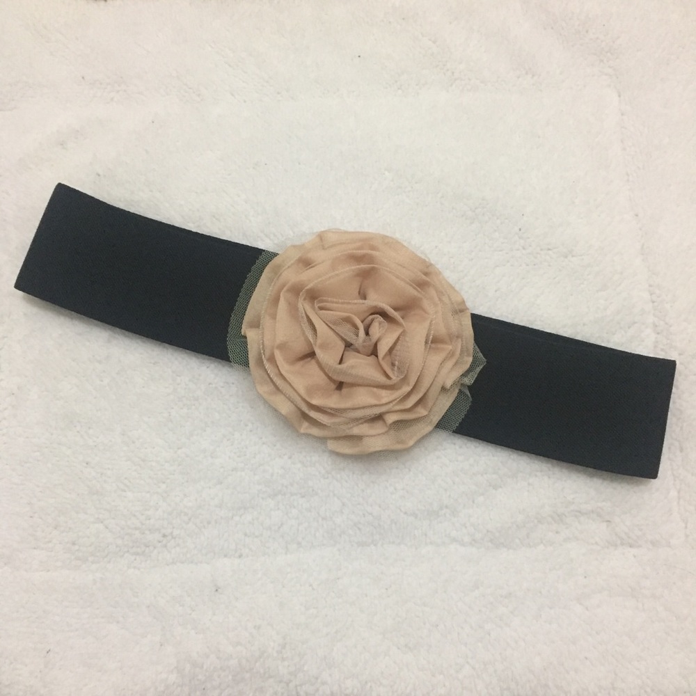 NY&Co flower accent belt, size M/L